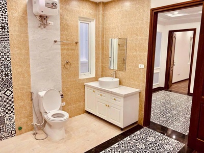 ❤nhà đẹp- bát khối -42,5m, 5 tầng- ngõ thông gần ô tô- tiện ích ngập tràn -vị trí siêu đẹp- 6.x tỷ 4