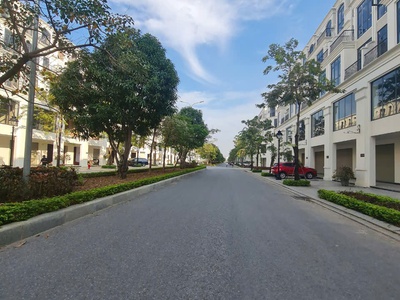 Bán liền kề khu đô thị hinode royal park   dt100m   xây 5t  mt5m  đường 12m . 2