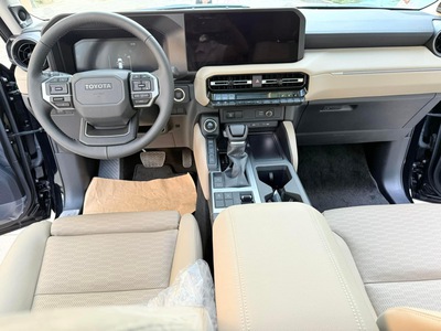 Bán Toyota Prado LC250- 2025, mới 100, xe giao ngay. 9