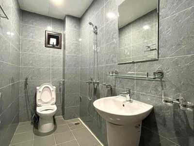 Bán nhà tại 6 tầng tại Thịnh Hào 36m2 . Ngõ to oto vào nhà , gần ngã 6 Ô chợ Dừa , Văn Miếu giá 13 t 2