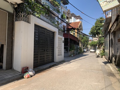 Bán đất ngọc động 70m2   mt 4m   5,7 tỷ. ô tô tránh. gần phố 0