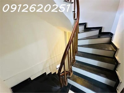 Siêu hot nhà mới phố chùa quỳnh, p. quỳnh lôi, q. hai bà trưng, 5 tầng 30m2 giá  6 tỷ 3