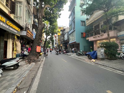 Cần bán vạn bảo ba đình lo góc căn hộ 9 tầng dt 55 m2 mt 5 m giá 35,5 tỷ lh huyền 7x 3