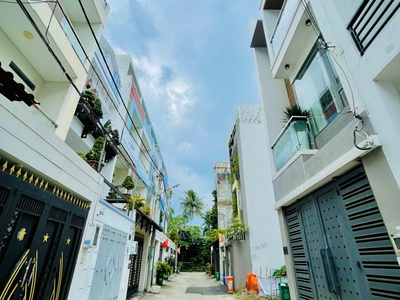 Bán nhà 3 tầng đường 22 linh đông, khu phân lô đẹp, 5 pn chỉ hơn 6 tỷ,  gần vành đai 2, hxh 1
