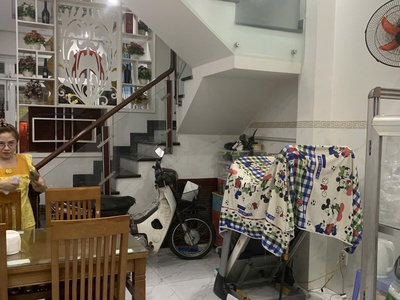 Bán nhà 3 tầng đường 22 linh đông, khu phân lô đẹp, 5 pn chỉ hơn 6 tỷ,  gần vành đai 2, hxh 3