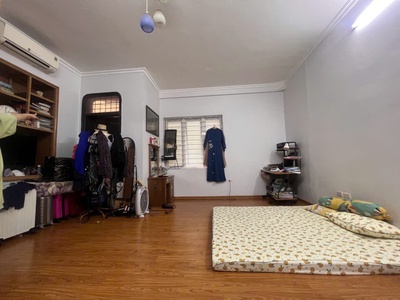 Ba đình- hiếm- nhà dân xây- mặt tiền rộng- gần phố - sổ đỏ vuông đẹp     hoàng hoa thám 3