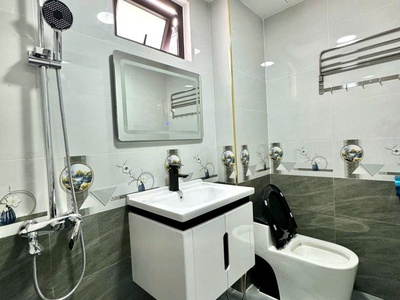 Bán nhà dân xây ngọc lâm ngõ ô tô tránh vỉa hè 2 bên kinh doanh đỉnh 50m 5 tầng nhỉnh 11 tỷ giá đẹp 2