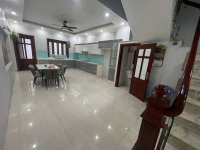 Bán nhà dân xây ngọc lâm ngõ ô tô tránh vỉa hè 2 bên kinh doanh đỉnh 50m 5 tầng nhỉnh 11 tỷ giá đẹp 0