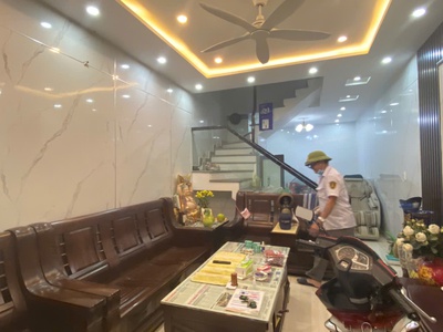 Duy nhất. Nhà 41mx 4 tầng Thiết kế đẹp sang nhất đường Miếu Hai Xã Cần bán GẤP 9