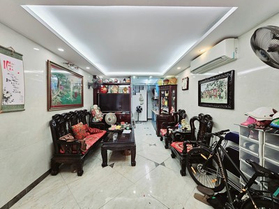 Bán nhà tại 6 tầng tại Thịnh Hào 36m2 . Ngõ to oto vào nhà , gần ngã 6 Ô chợ Dừa , Văn Miếu giá 13 t 18