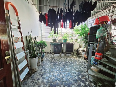 Bán nhà tại 6 tầng tại Thịnh Hào 36m2 . Ngõ to oto vào nhà , gần ngã 6 Ô chợ Dừa , Văn Miếu giá 13 t 10