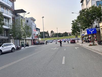 Bán nhà c4 ngõ 390 ngọc thụy, dt rộng 67, ngõ oto tải thông, view thoáng, giá chỉ 5,x tỷ tl. lh: 1