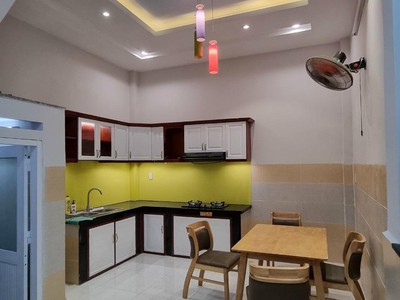 Bán nhà trước mặt đường gò xoài, bán buôn sầm uất đến 11 đêm,4 tầng lầ, nở hậu l 2