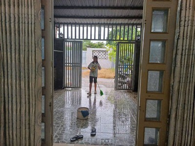 Nhà ngay nhà văn hóa thiếu nhi - hẻm xe hơi vô nhà - cách chợ hóc môn 200m - đi bộ ra siêu thị 2