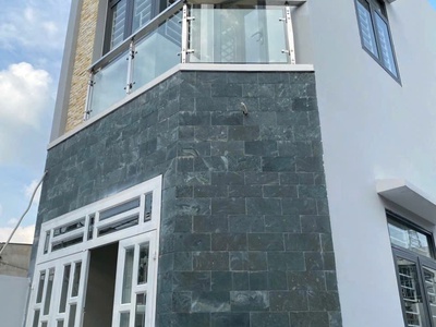 Lô góc, hẻm xe hơi, cách chợ thủ đức 500m, dts 122m2, giá chỉ 4 ty hơn. 1