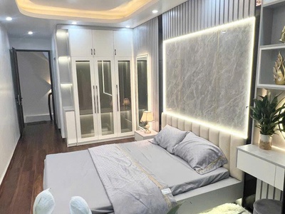 Khâm thiên dưới 6 tỷ, diện tích 30m2, 4 tầng , mặt tiền 32m2, giá 5,98 tỷ đống đa 1