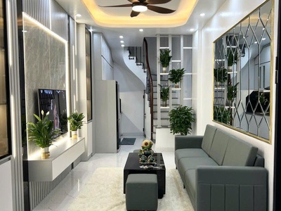 Khâm thiên dưới 6 tỷ, diện tích 30m2, 4 tầng , mặt tiền 32m2, giá 5,98 tỷ đống đa 3