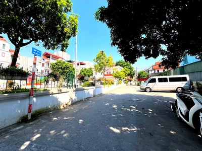 Bán nhà phố ngọc trì- long biên  50m2, 4 tầng, mt4.2m, 7.2 tỷ.ô tô đỗ của. 4