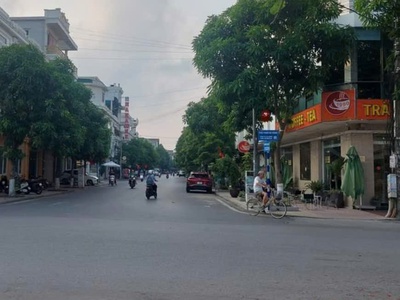 Bán gấp:nhà 3 tầng lô góc  hai mặt phố-kinh doanh - phân khúc rất hiếm.dt 82m2, mt  20m, giá 0