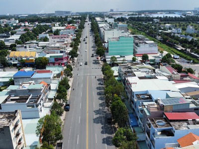 Bán nhà trệt 3 lầu đường Mỹ Phước Tân Vạn, gần ngã tư, KCN đông dân 3