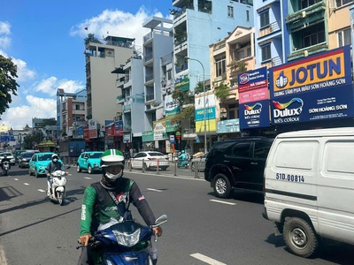 Bán nhà mặt tiền bạch đằng - ngay ngã tư hàng xanh, dt: 7x36m, cấp 4, tiện xây, 55 tỷ. 0