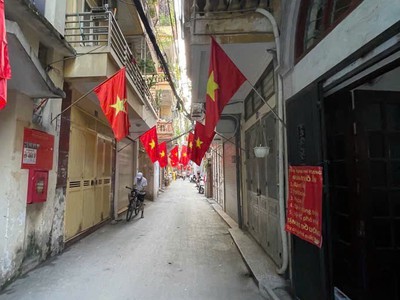 Bán nhà phố chợ khâm thiên- đống đa, kinh doanh, 3 gác đỗ cửa, nở hậu, dt 20m2, giá 5.1tỉ 0