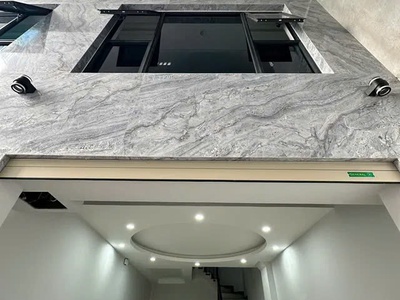 Bán nhà riêng mới- đẹp phố trạm- long biên 5 tầng, 30m2,5.95 tỷ. 0