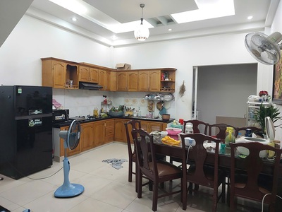 Nhà chính chủ - giá tốt - bán nhà mặt tiền kinh doanh sầm uất nhất chợ hoa cau, phước long b, tp 2