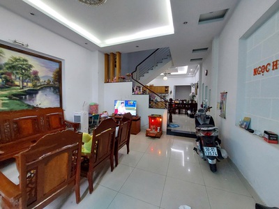 Nhà chính chủ - giá tốt - bán nhà mặt tiền kinh doanh sầm uất nhất chợ hoa cau, phước long b, tp 1