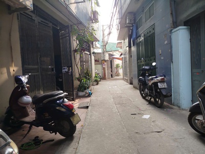 Nhà dân xây dịch vọng hậu 50m2, ngõ nông, khu vực đông sv. 6,9 tỷ 0