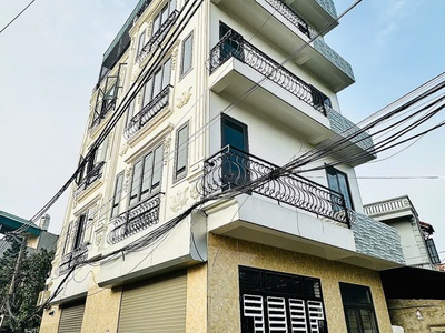 Tìm đâu 1 căn nhà đẹp hơn  2 mặt tiền rộng rãi căn góc 5 tầng xây mới ô tô đỗ cửa ngõ to thoáng kv 1