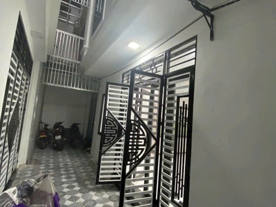 Nhà đẹp giá tốt mặt tiền 5m rộng rãi 5 tầng xây mới cách đường quốc lộ 15m đi vào  ngay mặt phố 0