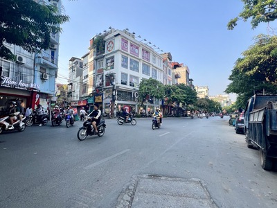 HIẾM, ĐẸP, Mặt Phố Khương Đình, Kinh doanh, mới, vỉa hè rộng, 35m2x5TxMT3.7, giá 15.5 tỷ. 0