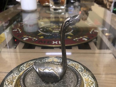 Tượng Thiên Nga, tinh xảo sắc nét có đế, chất liệu hợp kim ko gỉ, kích thước cao 10 cm. Giá bán : 2 0