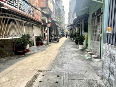 Bán đất tặng nhà tt quận 10, nhà hxh 6m đổ cửa-4tầng,32m sổ vuông đẹp,6.35tỷ tl 0