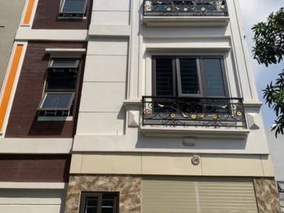Bán nhà 30m, 4 tầng ngay trung tâm thanh trì, gần ô tô giá 4 tỷ 2