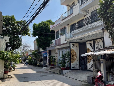 Nhà hẻm thông 7m - 4tầng  - sát mặt tiền - khu vip hiệp thành cty chỉ 4,95 tỷ. 0