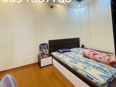 Cần bán nhà phố phùng chí kiên 41m2 x 4 tầng, nhà mới ở ngay, gần ô tô tránh, hơn 9 tỷ 2