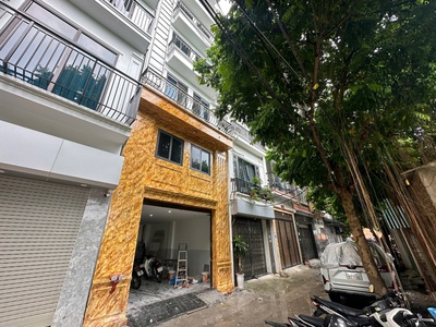 Siêu phẩm  tòa apartment xây mới ở văn trì - cầu diễn - ô tô vào nhà - dt 1 tỷ/năm - tin thật 100 0