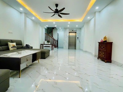 View đh thương mại - ngõ thông kinh doanh - thang máy - mặt ngõ rộng thoáng - 50m oto tránh - nhà 4