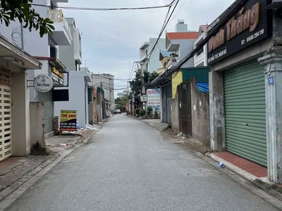 Nhà mới bát khối -long biên ,36m2,4 tầng,mt 5.9m, 6.15 tỷ.ô tô đỗ cửa. 4