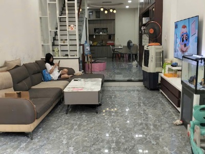 Mặt tiền - nguyễn hữu cảnh -p. 17 bình thạnh - 105m2 - 5 tầng - 16 tỷ 0