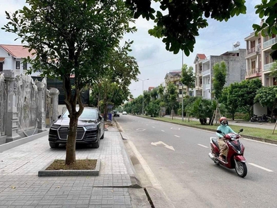 Bán lô đất kinh doanh mặt đường Hoàng Quốc Việt, TP Hải Dương, 66.6m2, mt 4.5m, giá rẻ 0