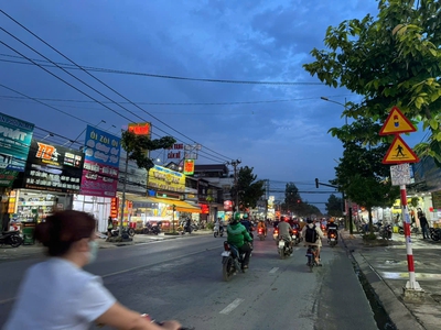 Bán nhà mặt tiền Nguyễn Thị Minh Khai - Tp.Dĩ An. DT 65m2 6