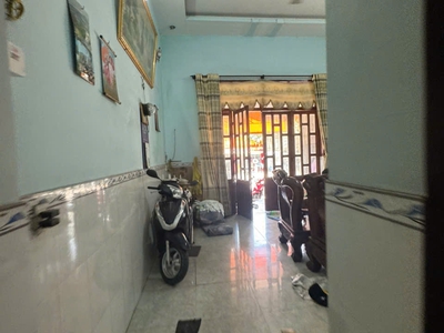 Bán nhà mặt tiền Nguyễn Thị Minh Khai - Tp.Dĩ An. DT 65m2 1