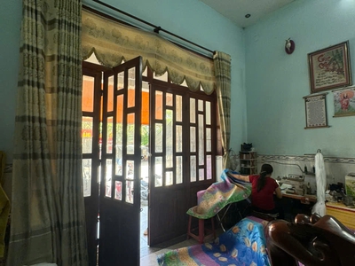 Bán nhà mặt tiền Nguyễn Thị Minh Khai - Tp.Dĩ An. DT 65m2 2