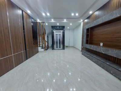 Bán Nhà Ngõ 12 Phố Bồ Đề, Long Biên, 40m2, 6 Tầng, Thang Máy, Full Nội Thất, Giá 8 Tỷ hơn 0