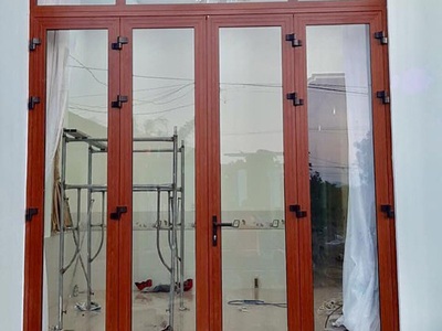 So sánh cửa nhôm Xingfa giả gỗ và cửa nhôm kính thông thường 0