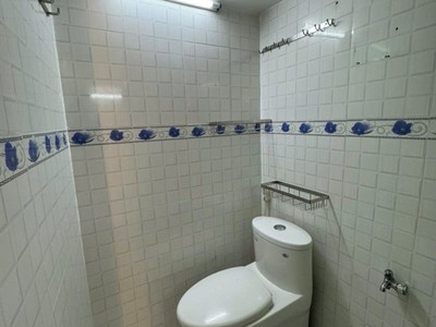 Bán nhà tân trang giáp quận 10 24m2, 3 tầng 2pn  nhỉnh 2 tỷ 3
