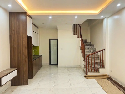 Nhà đẹp trung tâm việt hưng, gần ô tô tránh, 35 m , 5 tầng, mt 4,2 m, hơn 5 t.ỷ xíu - hàng xóm vui 1